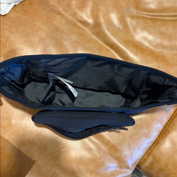 Belle on the Go Stroller and Removable Wallet - Black - Picture 4 of 8